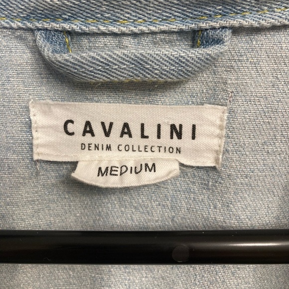 Cavalini Distressed Light Wash Denim Jacket, Floral Embroidery, Women’s Medium - Picture 2 of 8